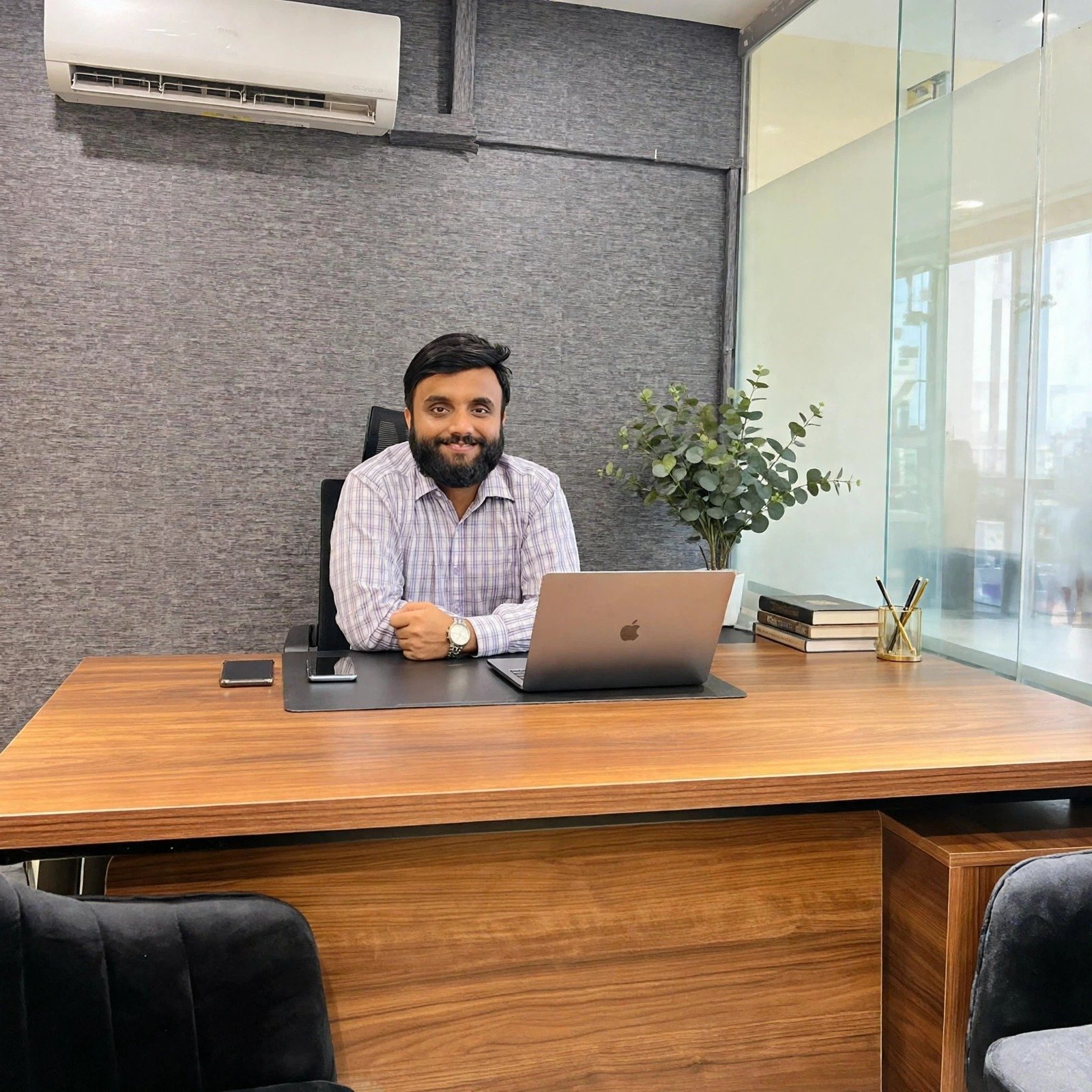 Muhammad Awais Khan - Top SEO Expert in Pakistan | Intra Wings CEO